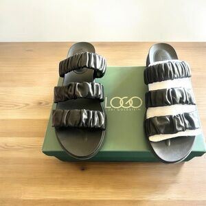 Lori Goldstein Black Leather Slide Chloe Sandals, Sz 6, New with Box